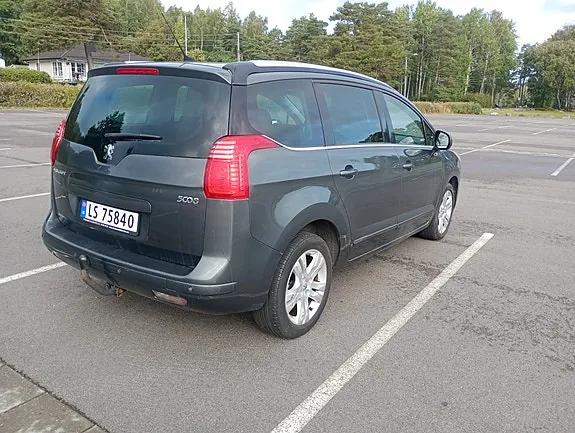Peugeot 5008 2011 photo 5