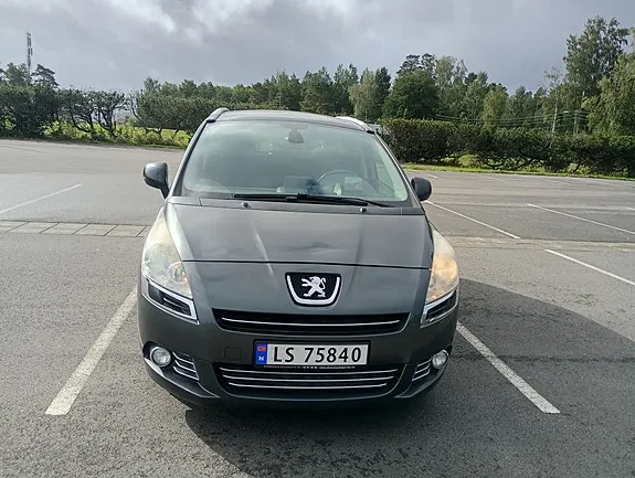 Peugeot 5008 2011 photo 2