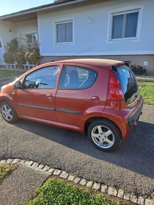 Peugeot 107 2009 photo 3