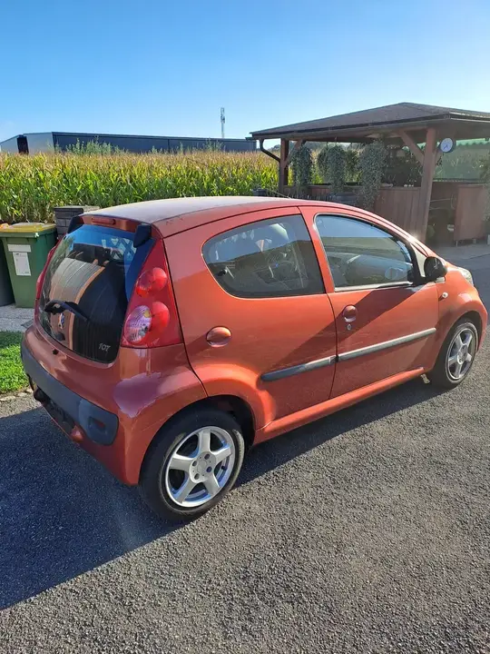 Peugeot 107 2009 photo 2