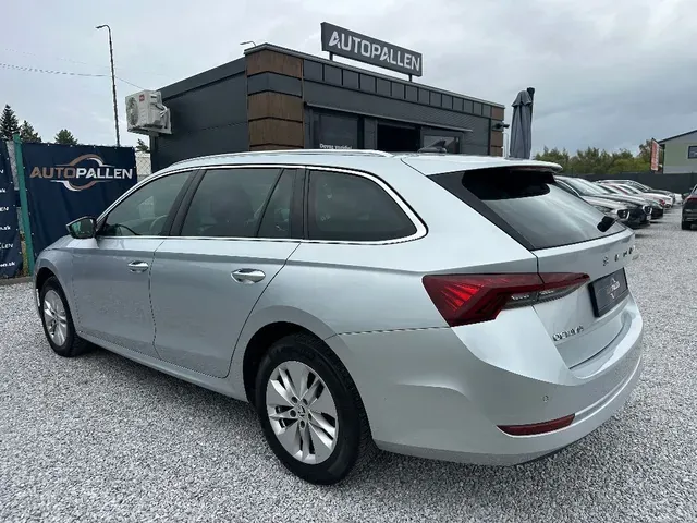 Skoda Octavia 2021 photo 3