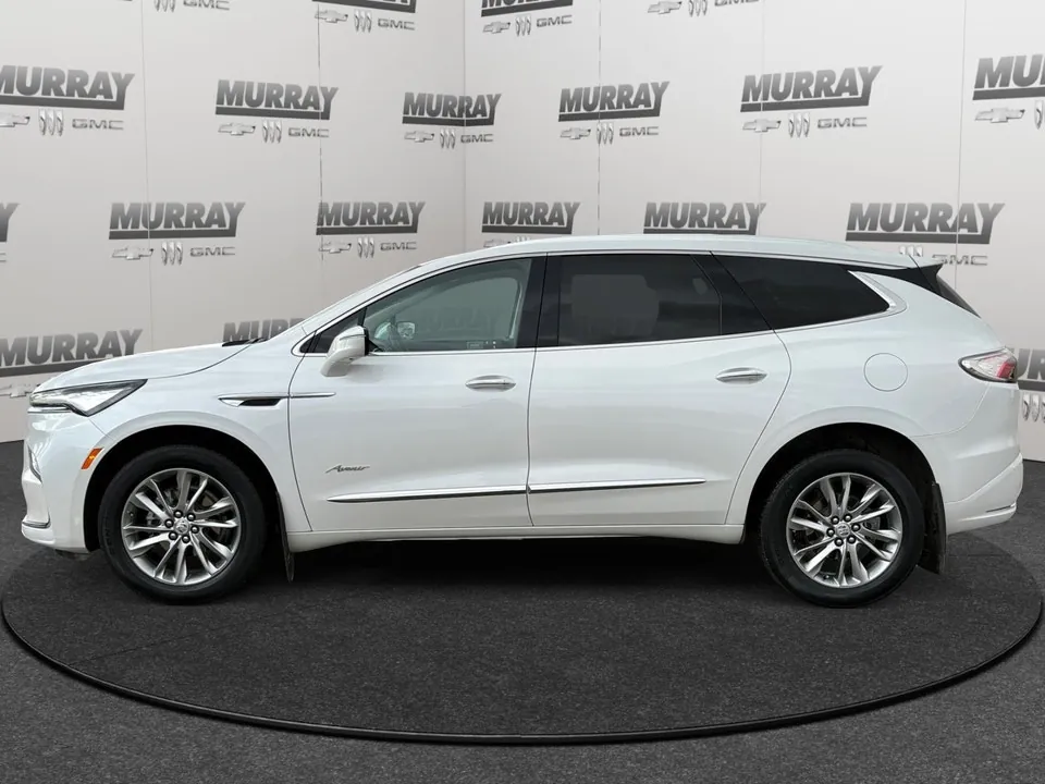 Buick Enclave 2023 photo 2