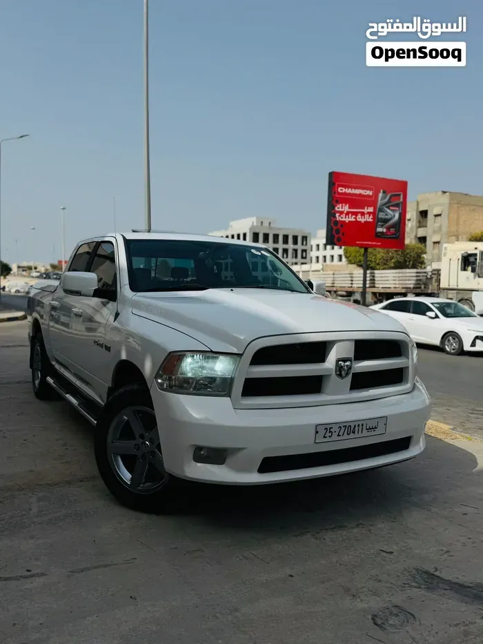 Dodge Ram Laramie 2010 photo 2