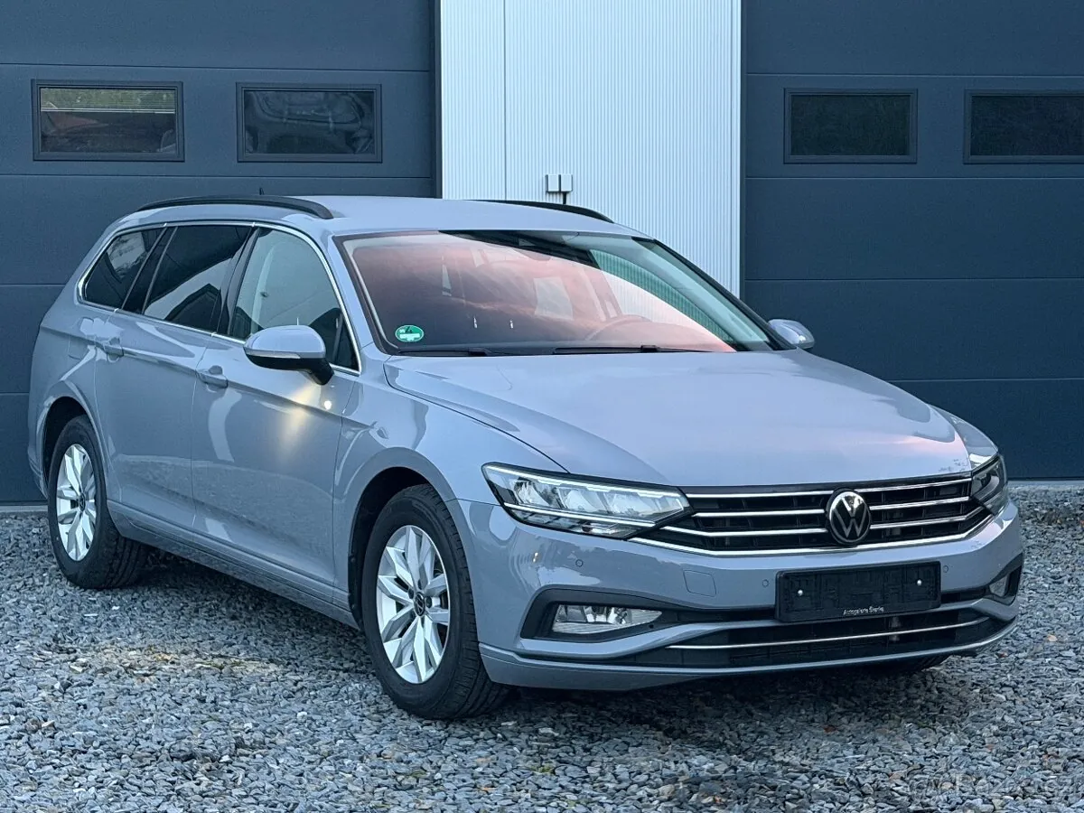 Volkswagen Passat 2023 photo 3