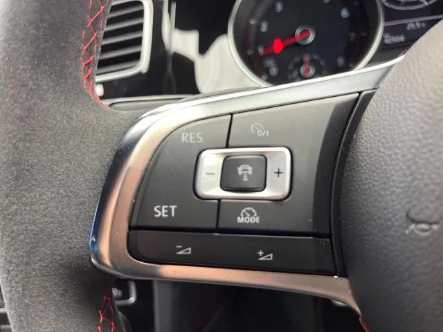 Volkswagen Golf Gti photo 5