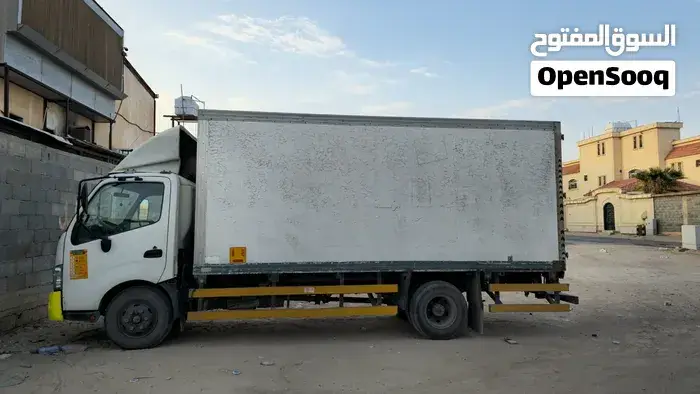 Toyota Dyna 2013 photo 2