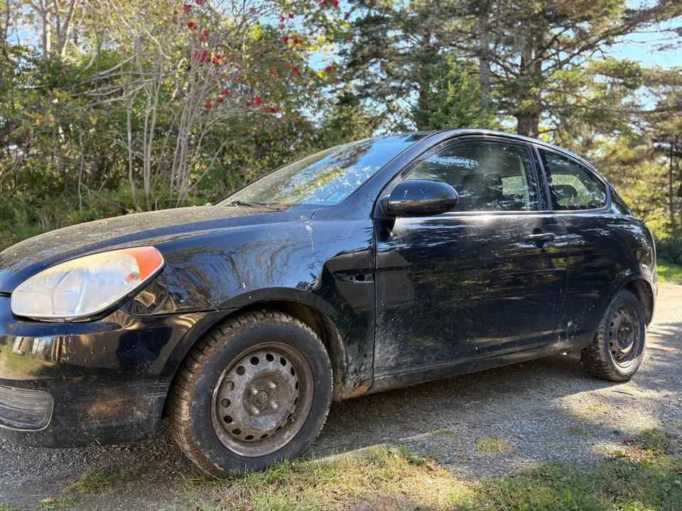Hyundai Accent 2009 photo 4