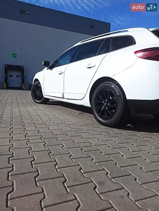 Renault Megane 2013 photo 2