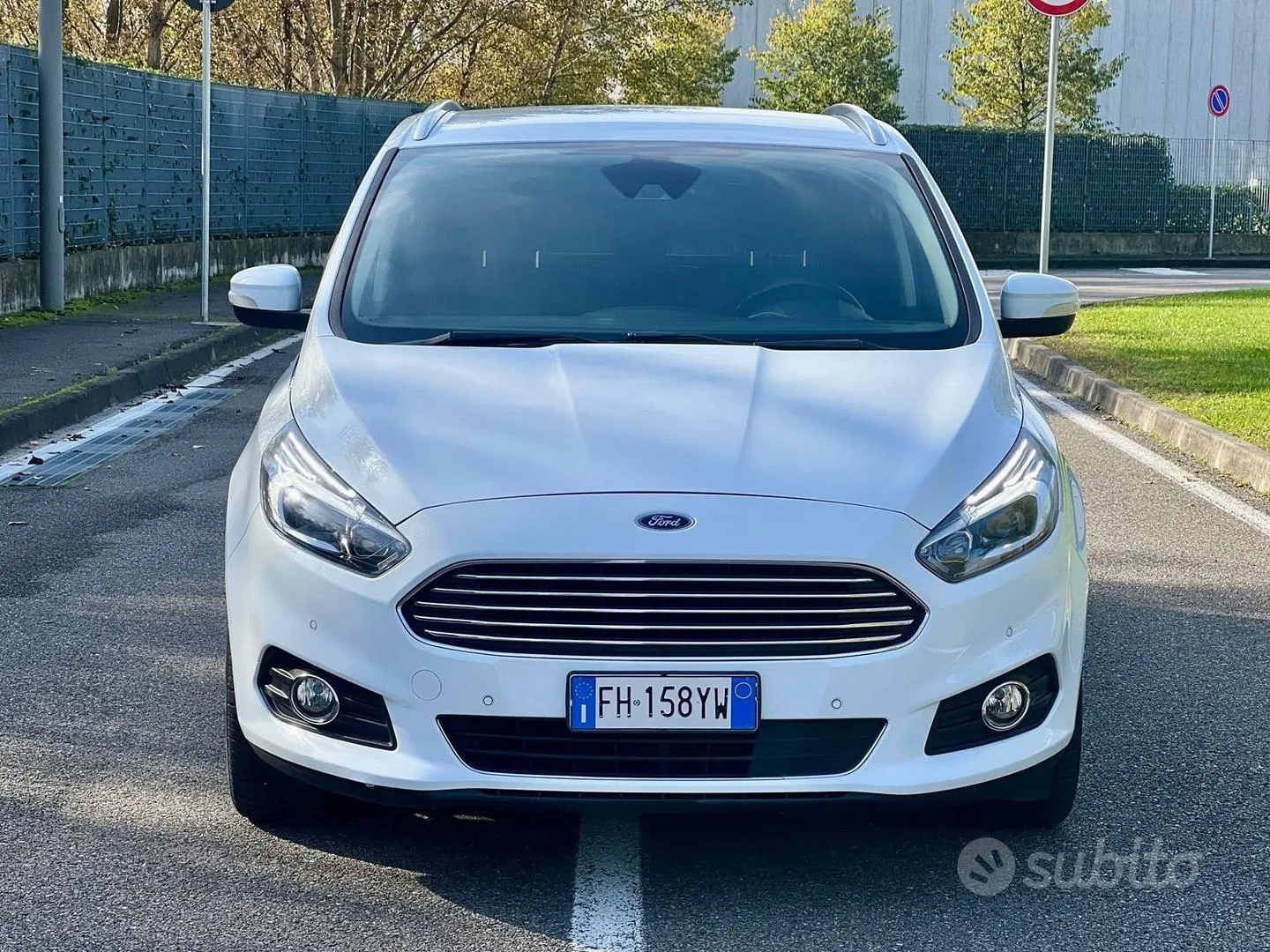 Ford S-Max 2017 photo 2