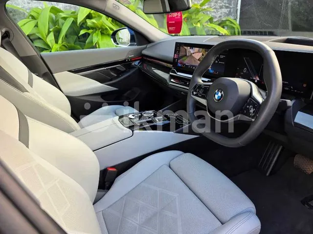 BMW 523I 2025 photo 5