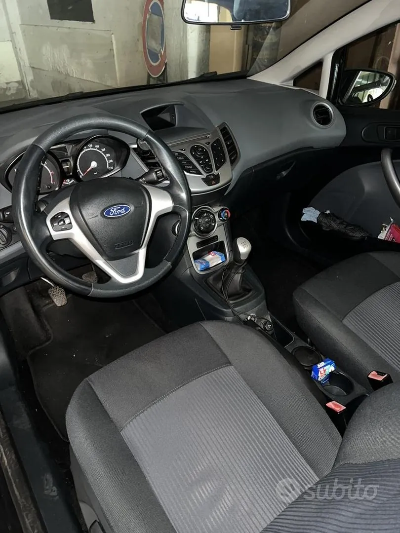 Ford Fiesta 2011 photo 5