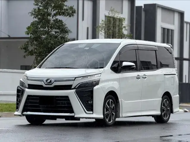 Toyota Voxy 2.0 Zs