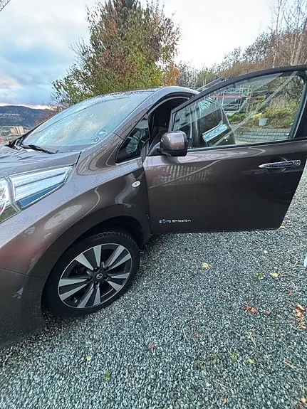 Nissan Leaf 2017 photo 2