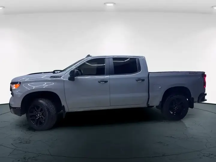 Chevrolet Silverado 1500 2025 photo 2