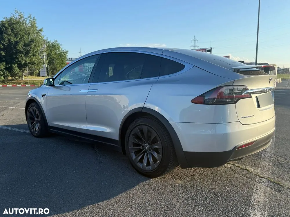 Tesla Model X 2018 photo 2