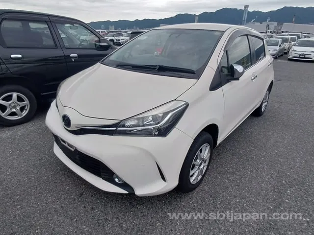 Toyota Vitz Jewela 2015 photo 2
