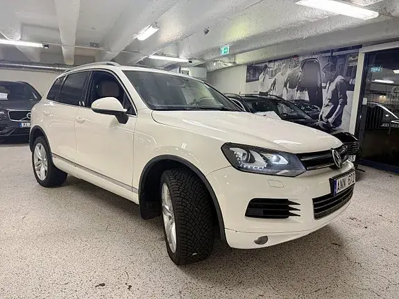 Volkswagen Touareg 2012 photo 2