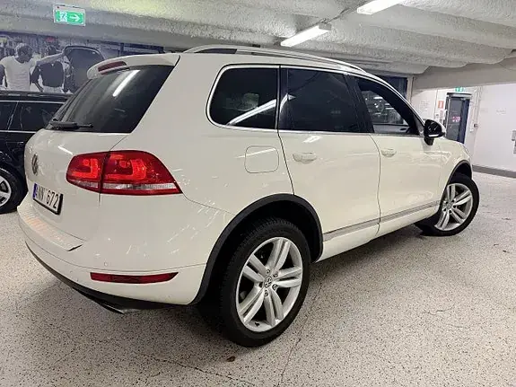 Volkswagen Touareg 2012 photo 3