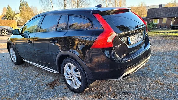 Volvo V60 Cross Country 2017 photo 3