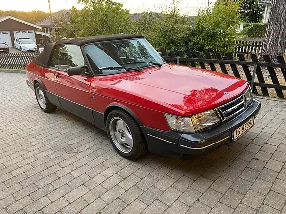Saab 900