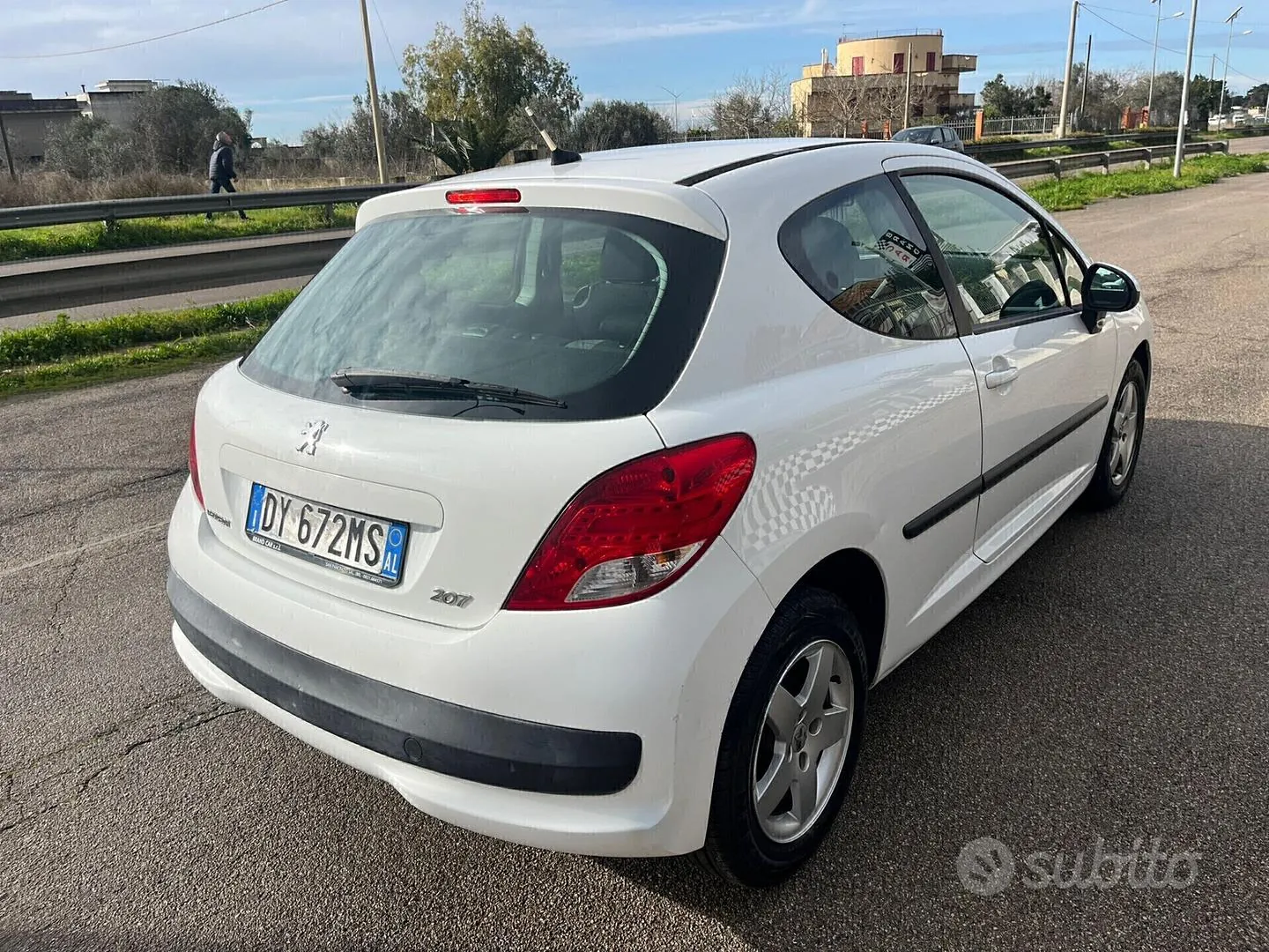 Peugeot 207 2010 photo 5