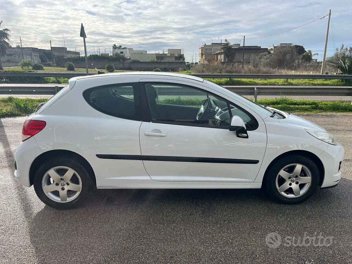Peugeot 207 2010 photo 4
