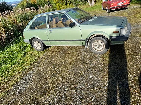 Mazda 323 1984 photo 2