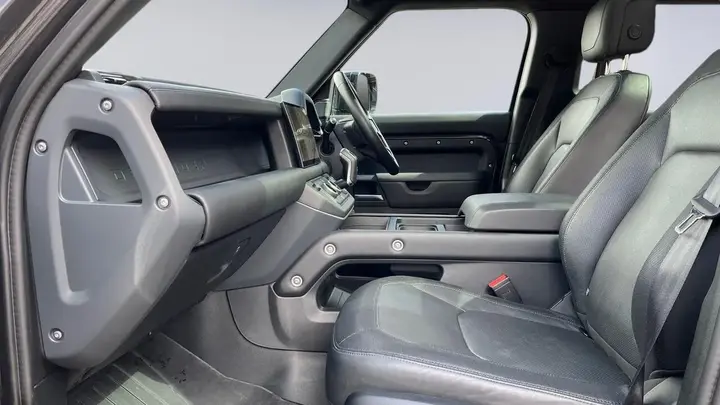 Land Rover Defender 2024 photo 3