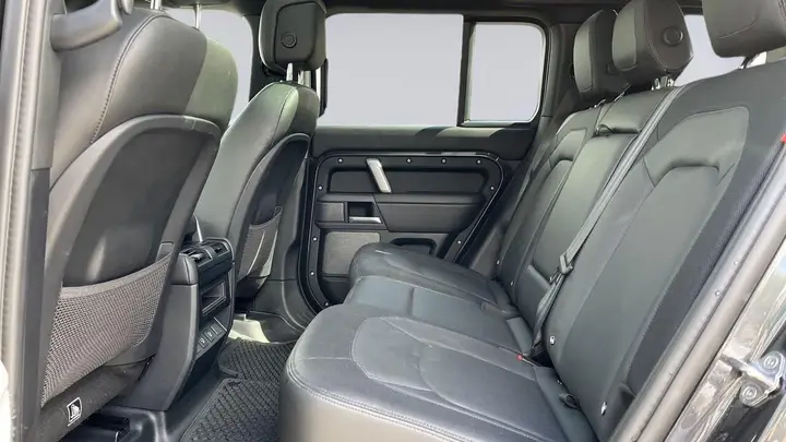 Land Rover Defender 2024 photo 4
