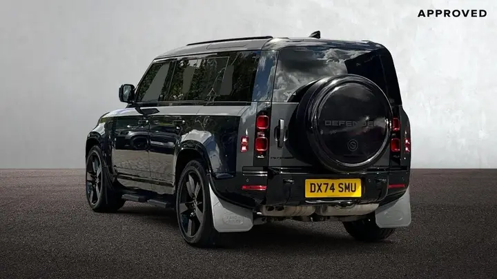 Land Rover Defender 2024 photo 2