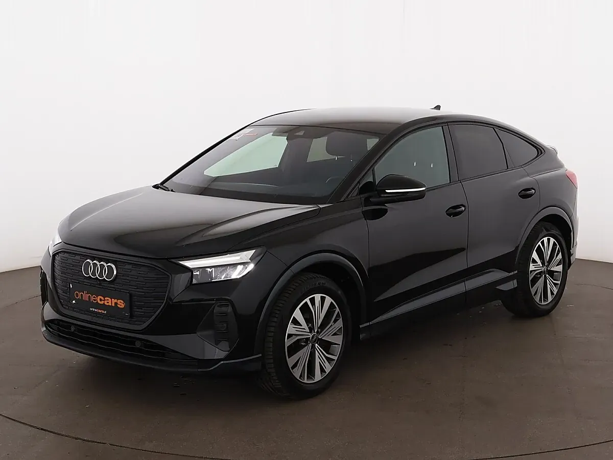 Audi Q4 2023 photo 2
