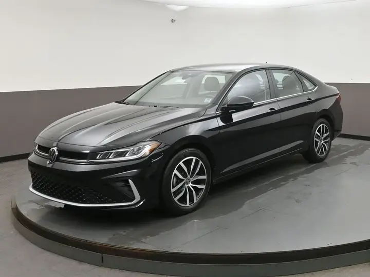 Volkswagen Jetta 2026 photo 3