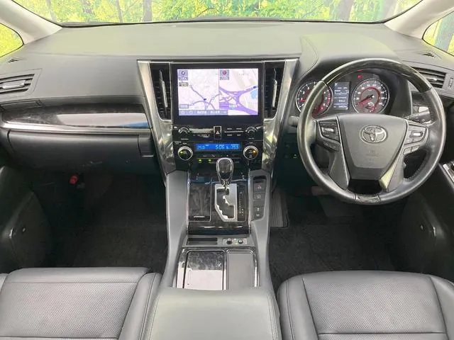 Toyota Alphard 2020 photo 2