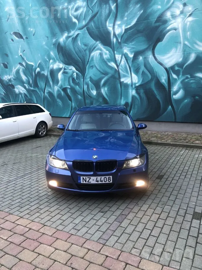 BMW E90 2008 photo 3