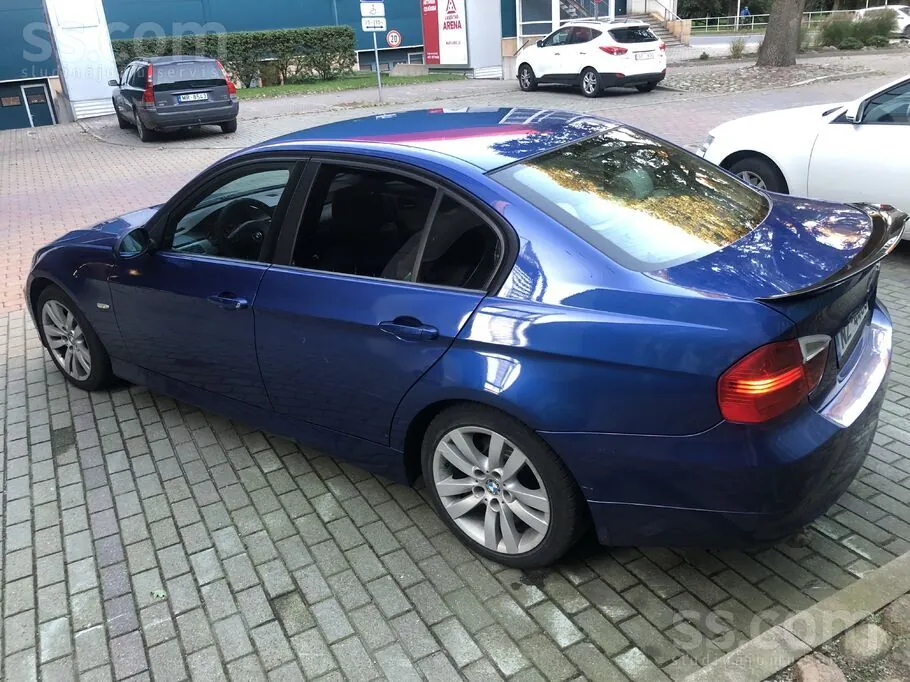 BMW E90 2008 photo 5