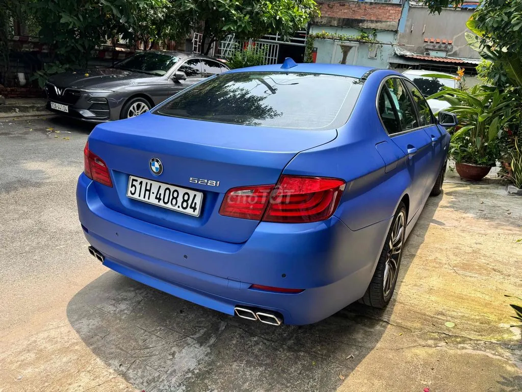 BMW 5 Series 2010 photo 3