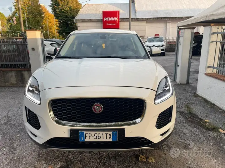 Jaguar E-Pace 2018 photo 2