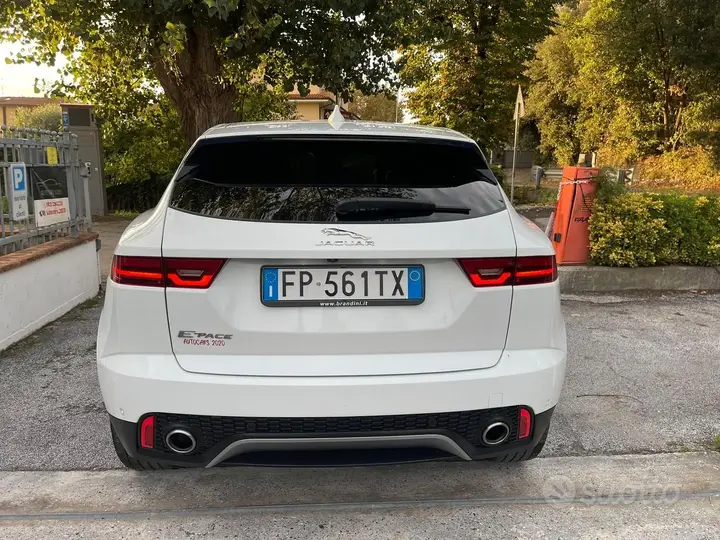 Jaguar E-Pace 2018 photo 5