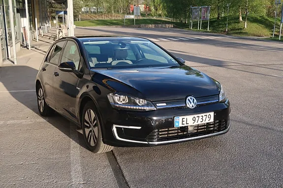 Volkswagen E-Golf 2016 photo 2