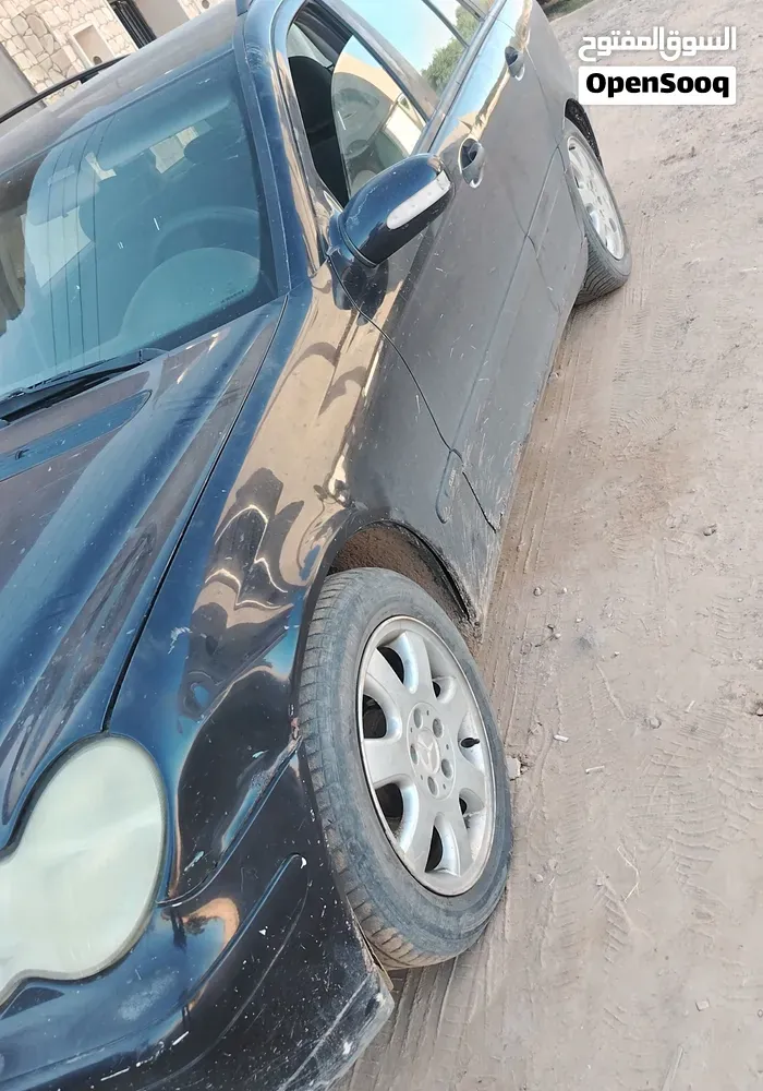 Mercedes-Benz C-Class 2001 photo 2