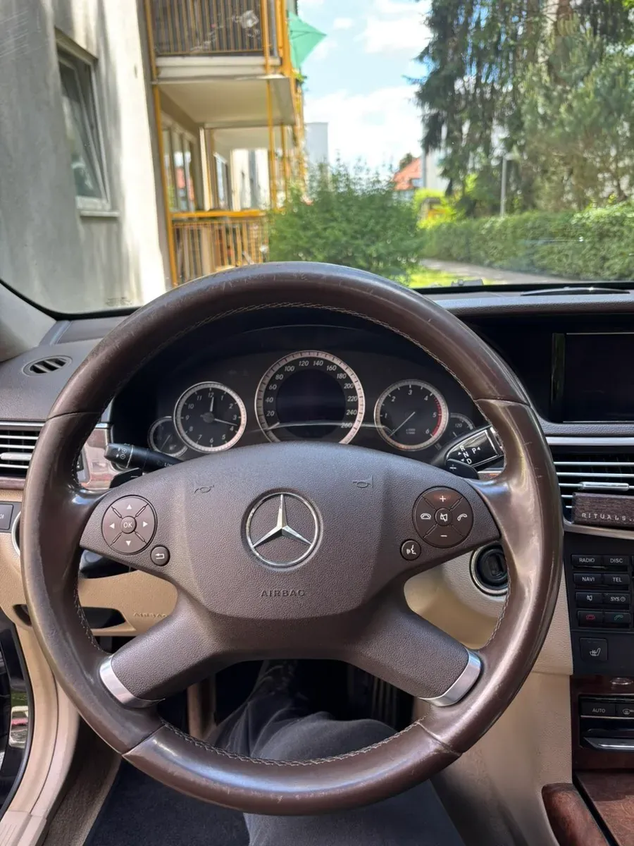 Mercedes-Benz Eklasse 2012 photo 3