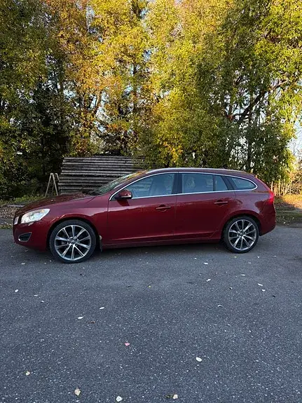 Volvo V60 2011 photo 2