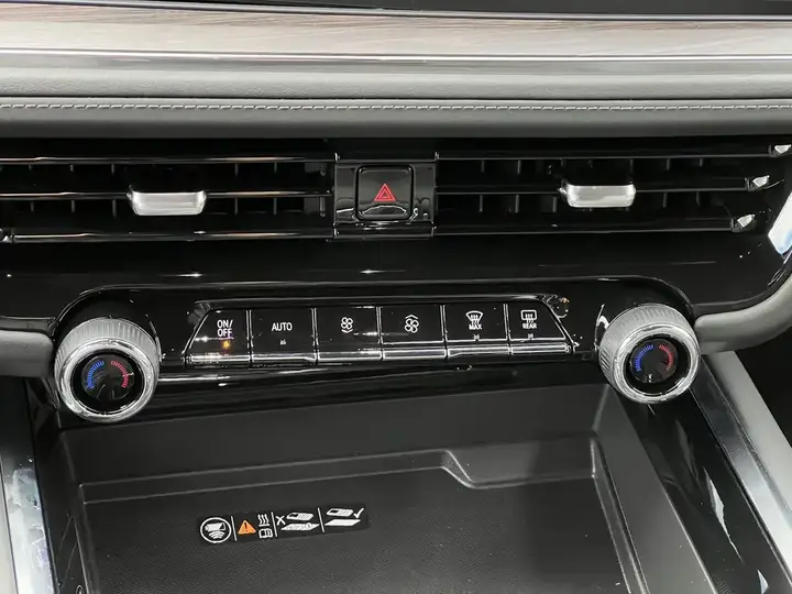 Chevrolet Tahoe 2026 photo 4