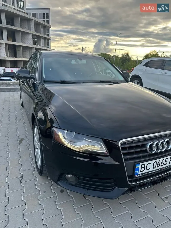 Audi A4 2011 photo 2