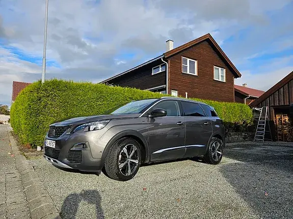 Peugeot 5008 2020 photo 2
