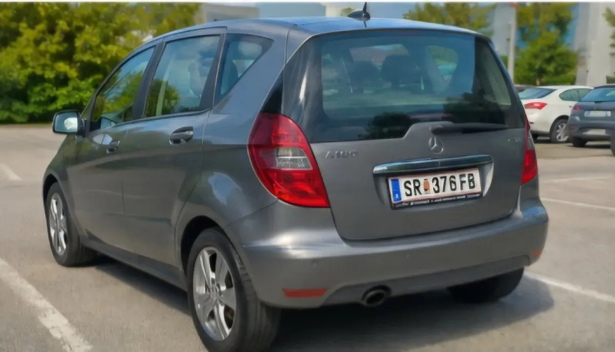 Mercedes-Benz A-Class 2011 photo 3