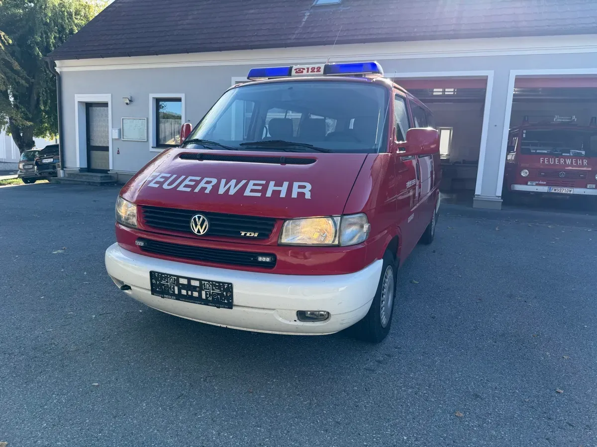 Volkswagen T4 1997 photo 2