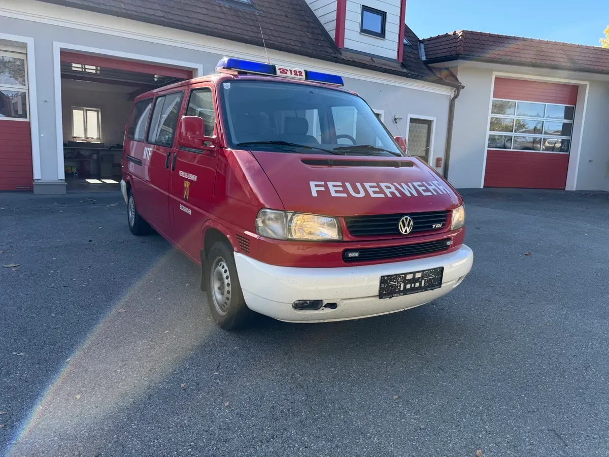 Volkswagen T4 1997 photo 3