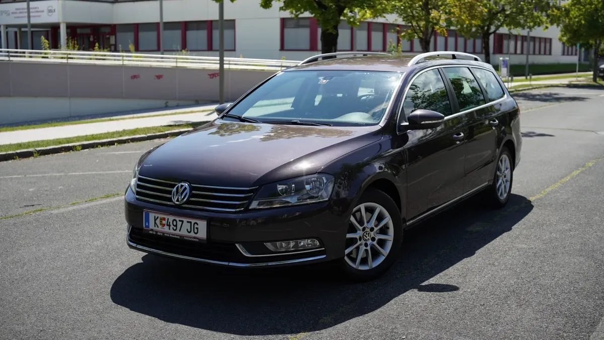 Volkswagen Passat 2011 photo 2