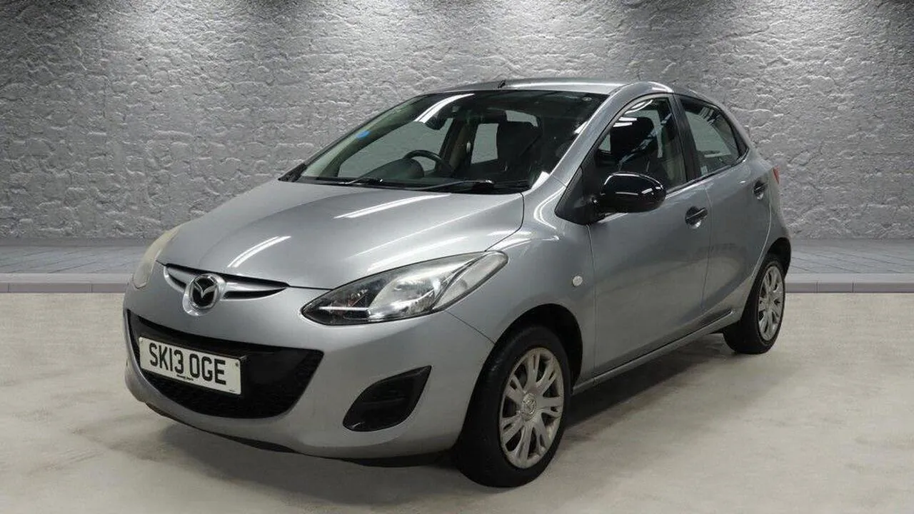Mazda Mazda2 2013 photo 4